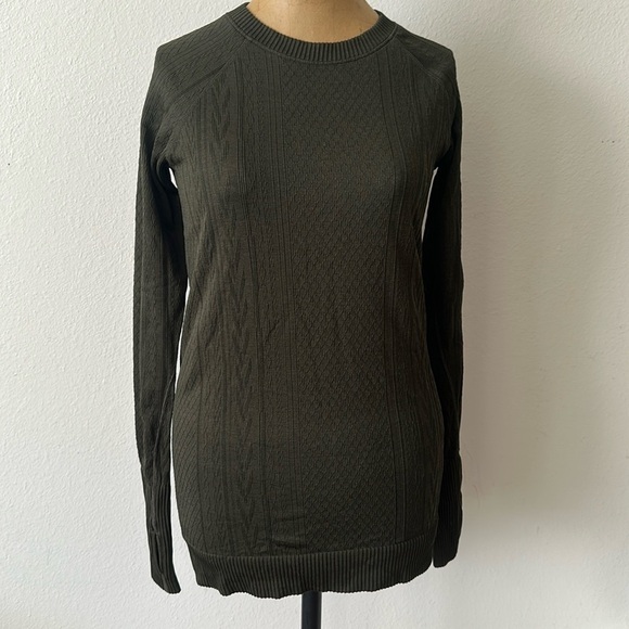 Lululemon sz 6 Rest Less Pullover designed for running forest green great cond - Picture 1 of 7